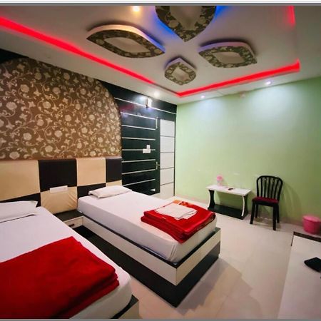 Basant Vihar International Hotel Gaya Bagian luar foto