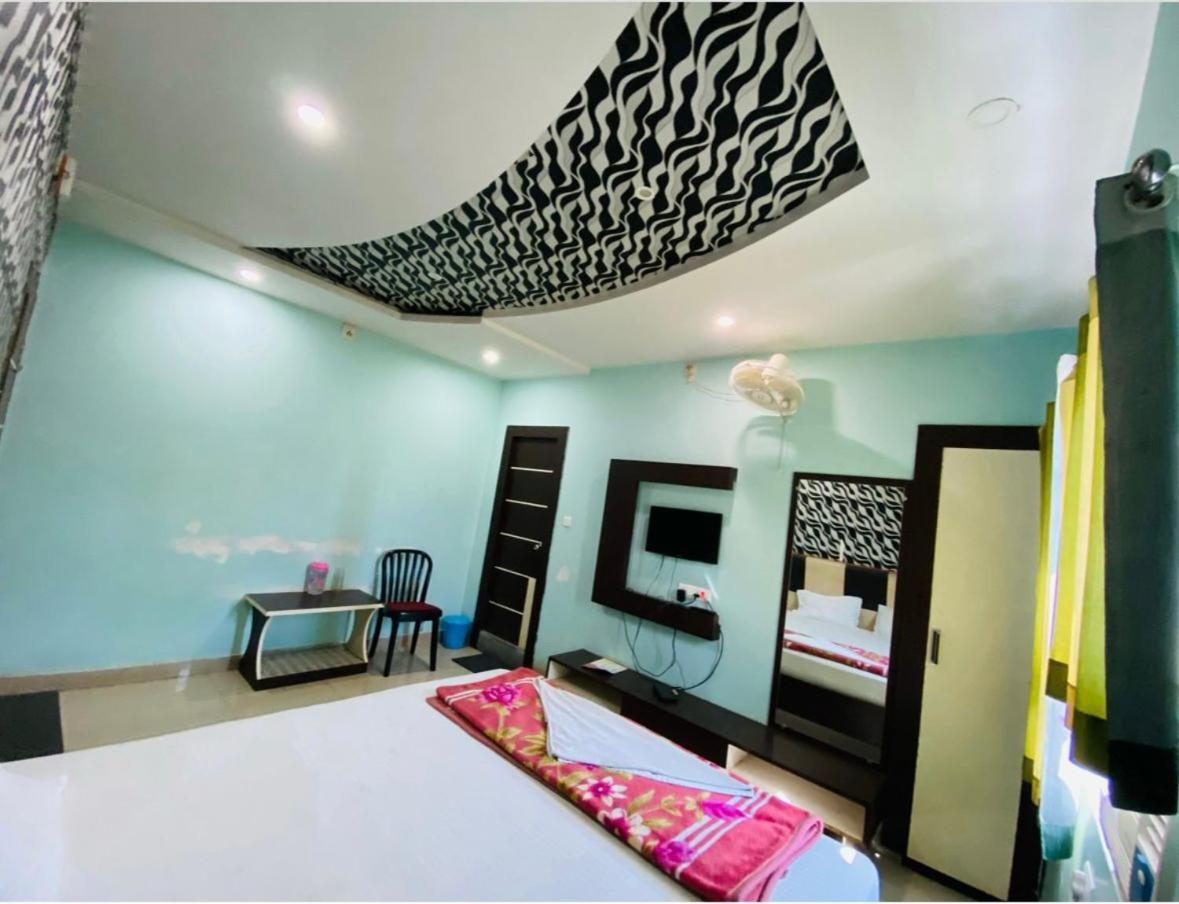 Basant Vihar International Hotel Gaya Bagian luar foto