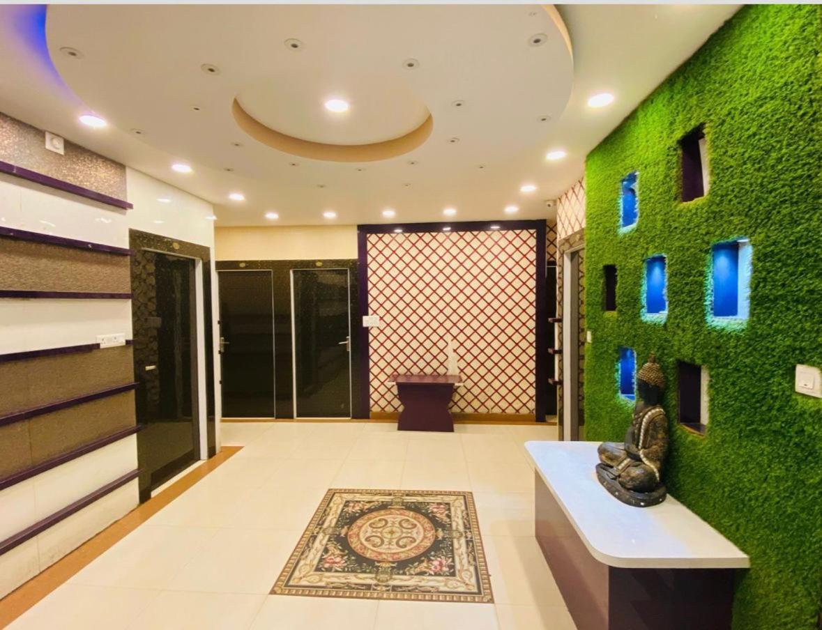 Basant Vihar International Hotel Gaya Bagian luar foto