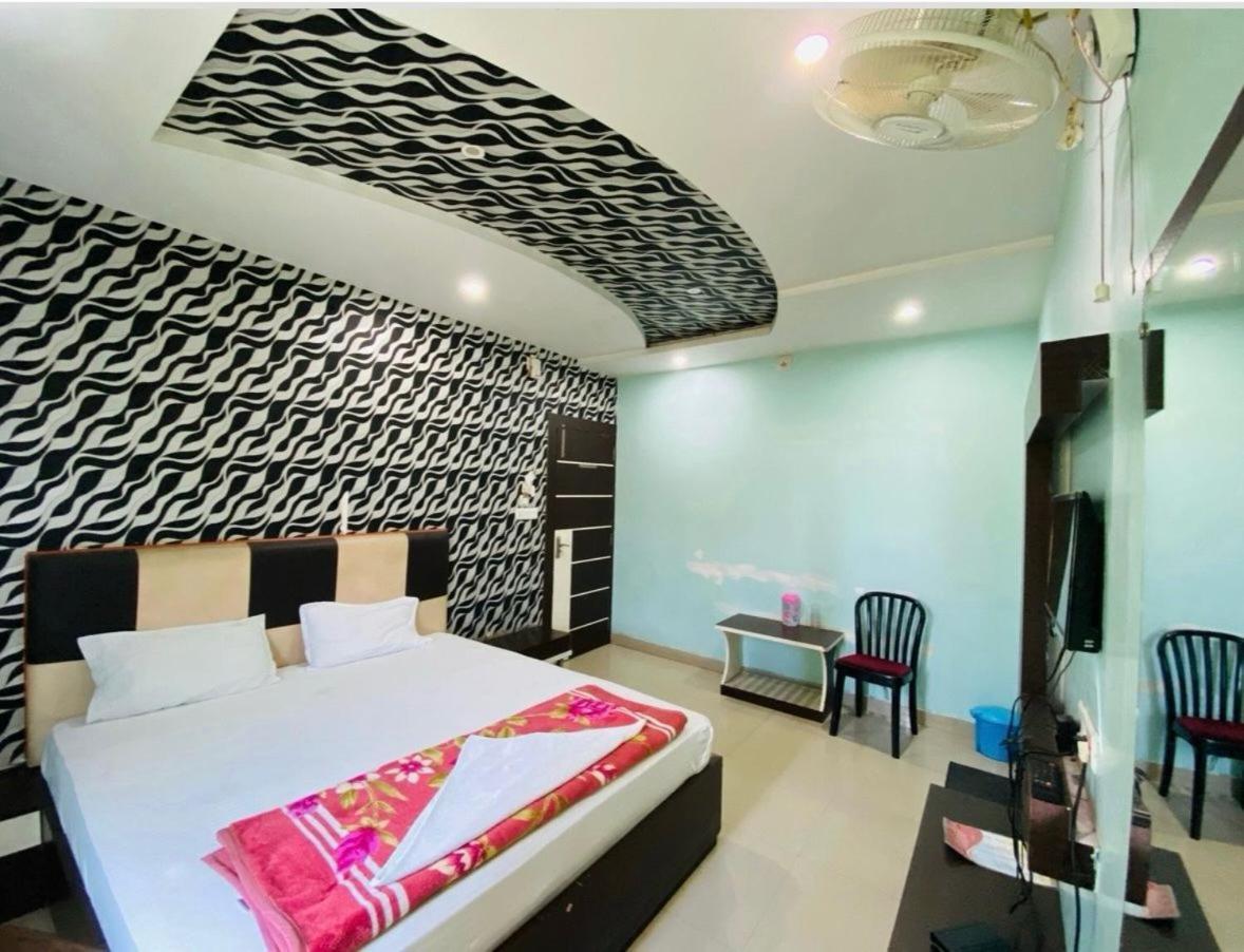 Basant Vihar International Hotel Gaya Bagian luar foto